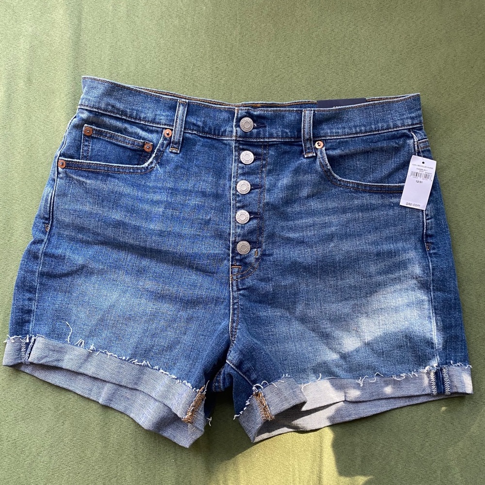 Gap NWT high waisted shorts